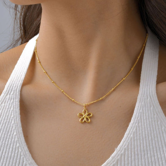 Elegant Gold Pendant Necklace – Minimalist Stainless Steel Jewelry